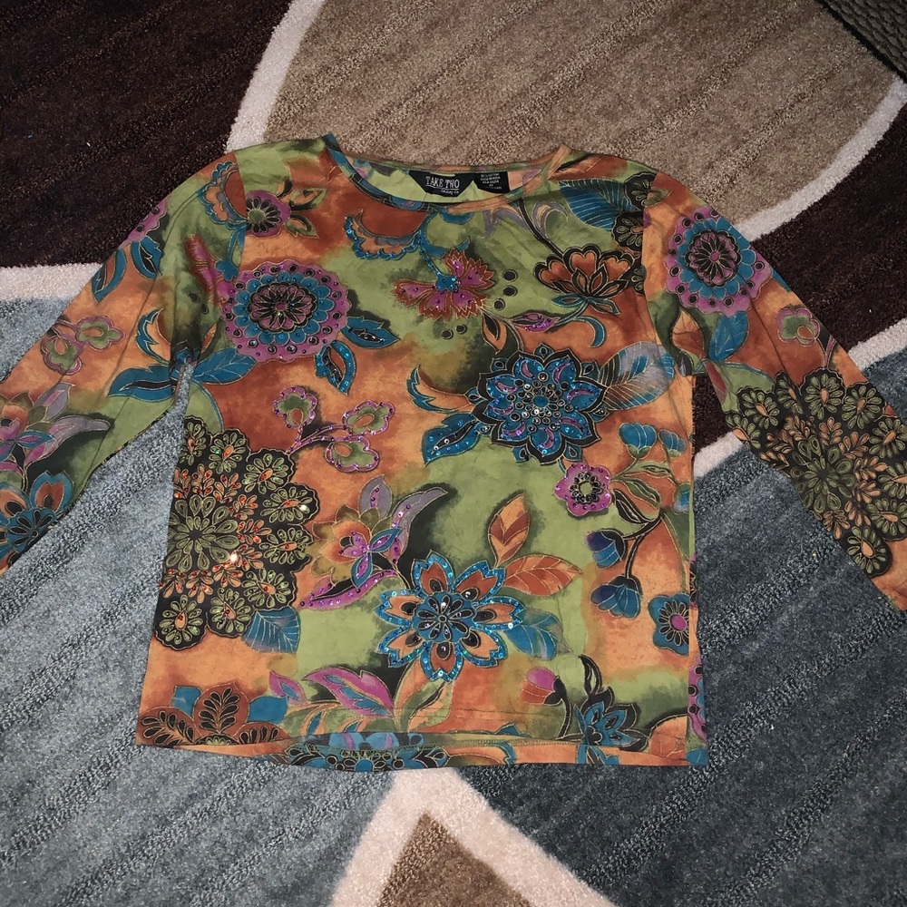$5💙💛NEW WOMENS BEAUTIFUL SHIRT